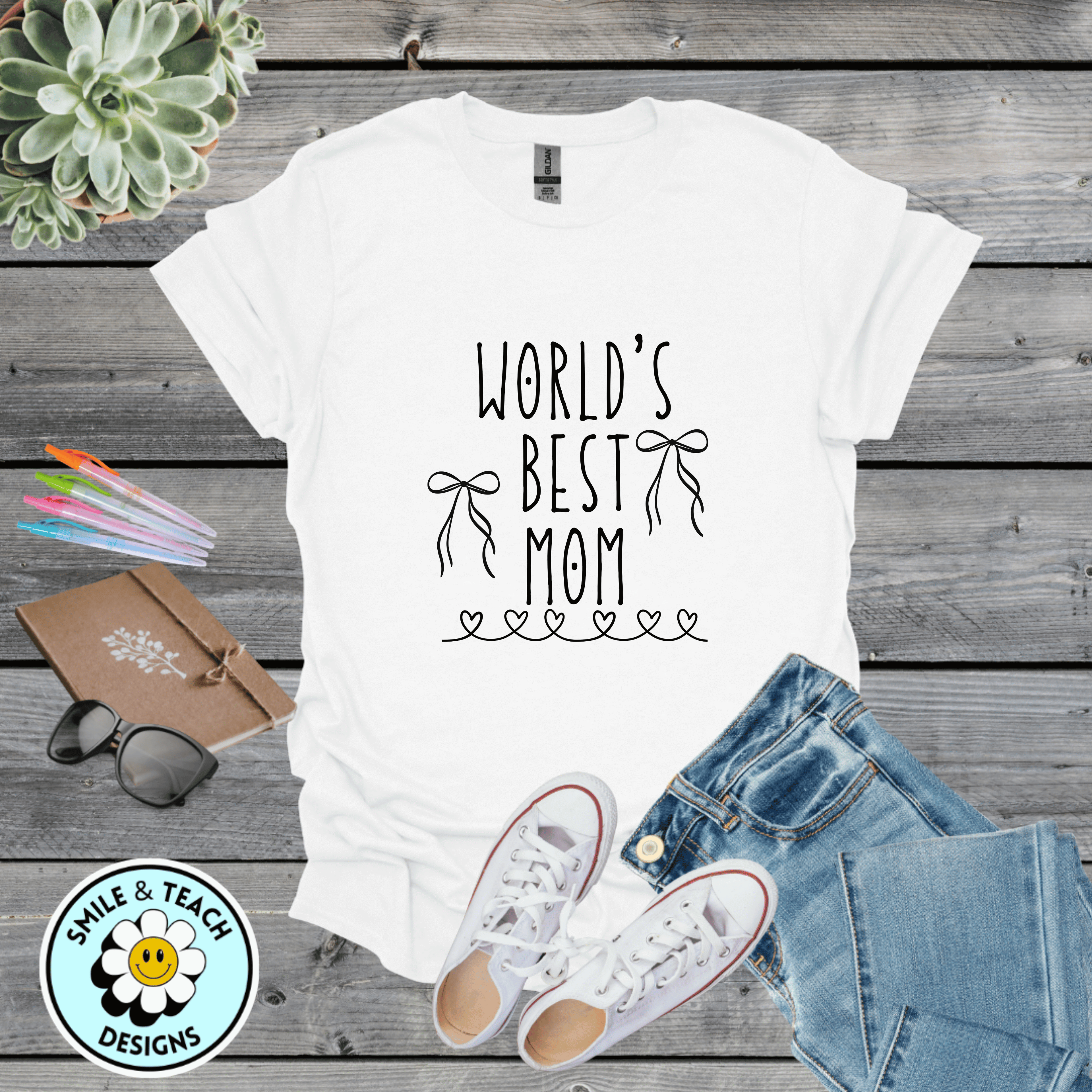 World’s Best Mom Graphic Tee | Cute Bow Mother’s Day Shirt | Trendy Mama T-Shirt | Sweet Gift for Mom