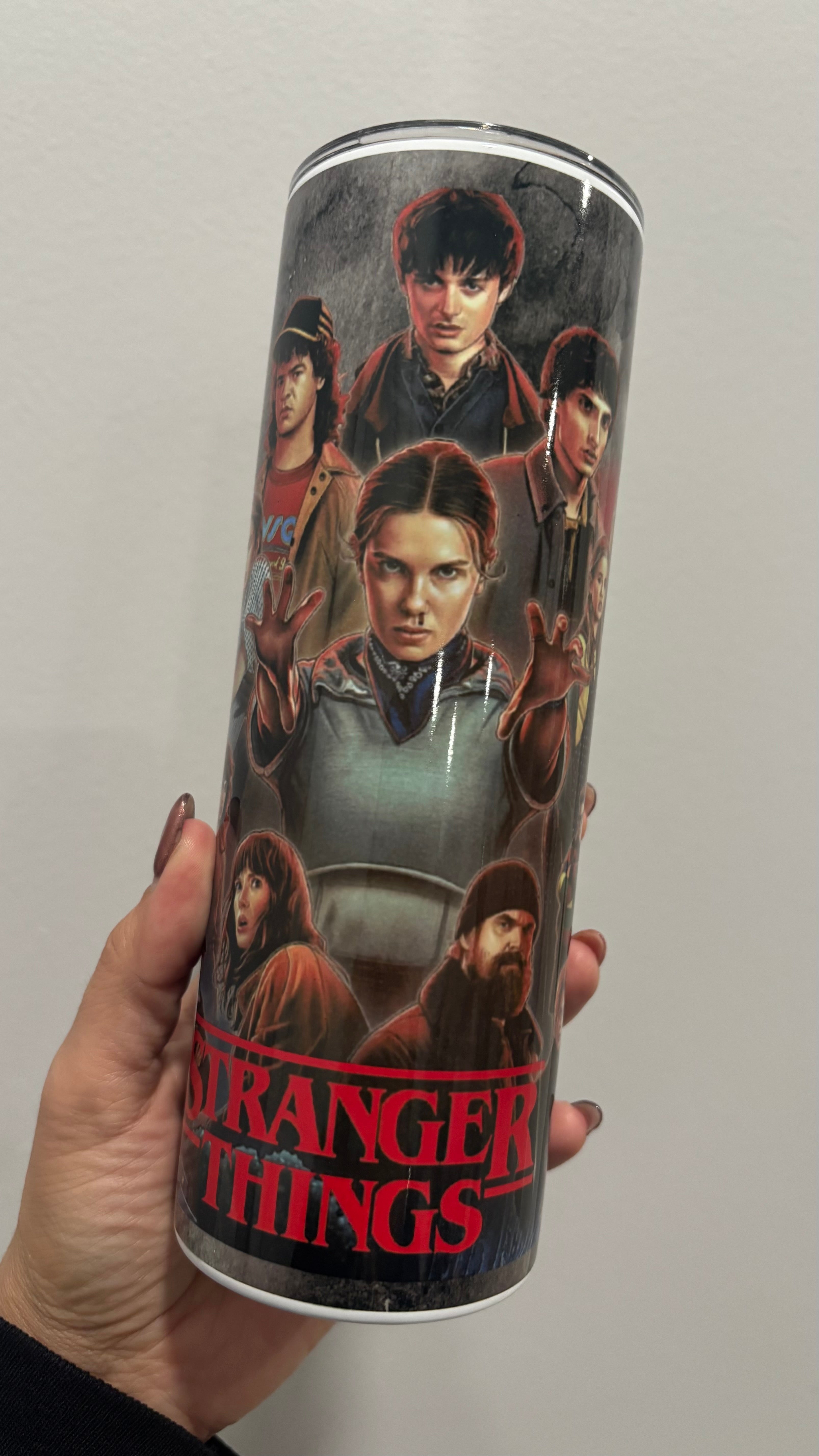 🔴 Stranger Things Retro Sci-Fi Series–Inspired Tumbler – 20 oz Skinny