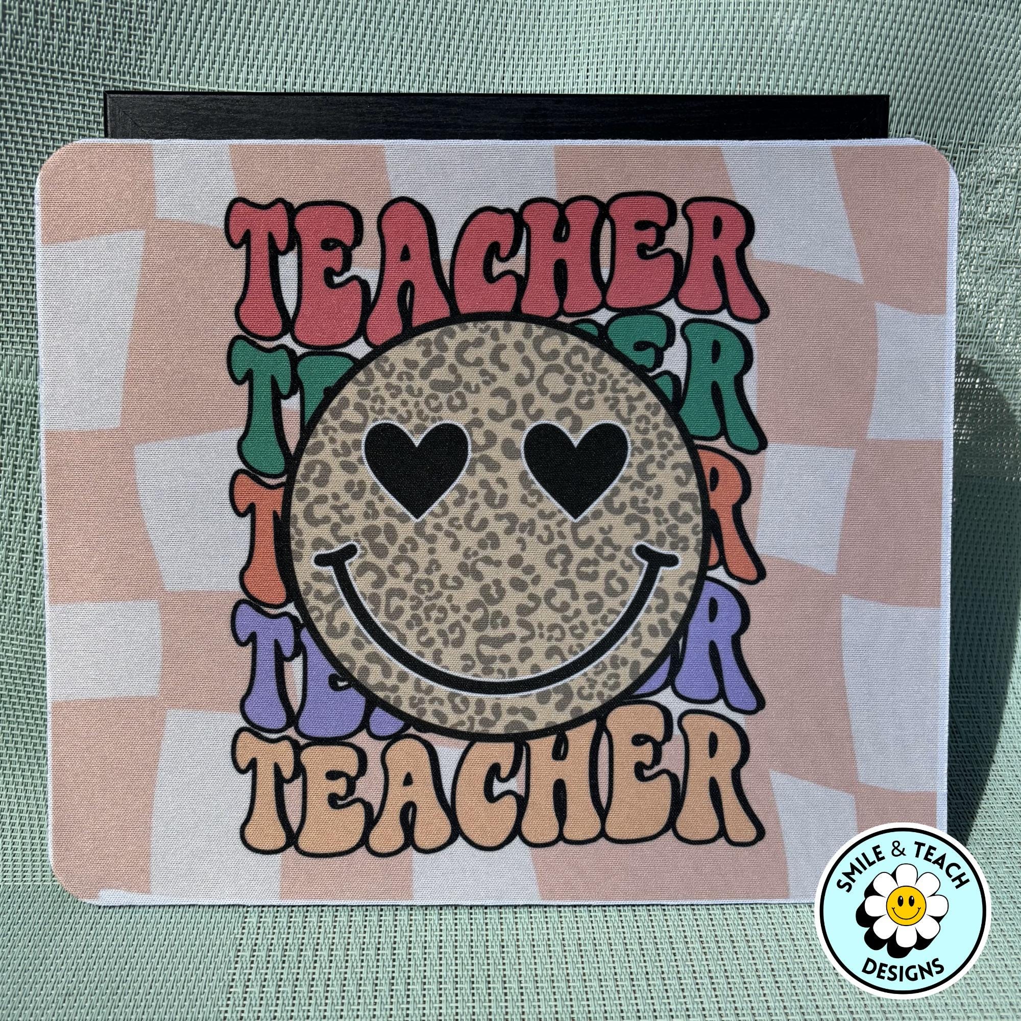 Smiley Teacher Mouse Pad – Retro Leopard Print Heart Eyes Design